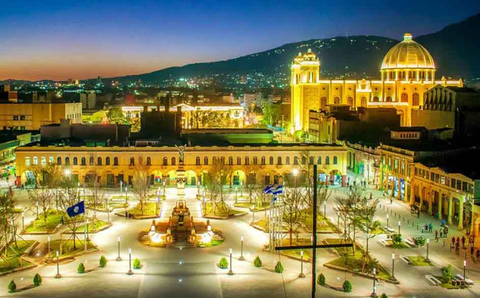 Ciudad & Deleite de pupusas - imagen 2